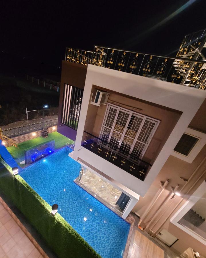 Mount Resorts Lonavala 5 Bhk Luxurious Villa With Private Pool And Full Size Cricket Football Turf Buitenkant foto